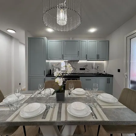 Family Luxury 3br Flat - Del Cura - Sea View דירה *
